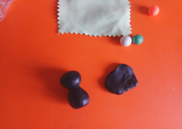 Пошаговый мастер-класс поделки на Хэллоуин - летучая мышь из полимерной глины - этап 2